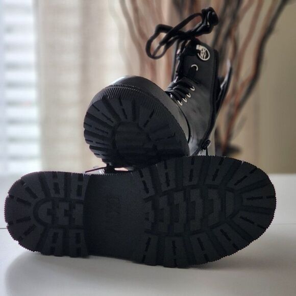 NEW! DKNY GIRLS BLACK BOOT LEATHER - Picture 8 of 11